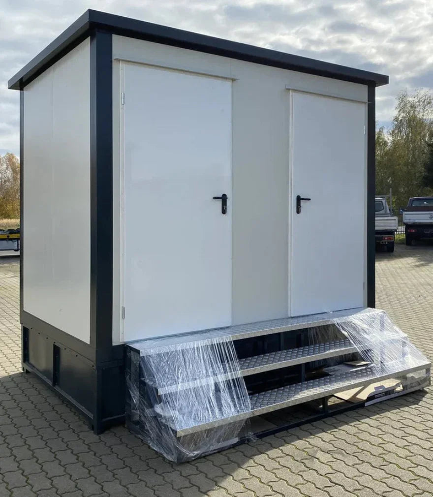Doppelter Sanitärcontainer mit Abwassertank (weiß) – WC-Container mit integriertem Fäkalientank – Bild 3