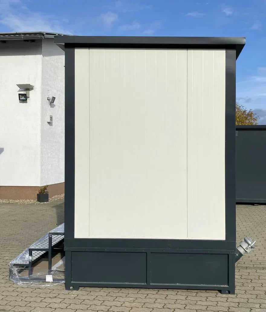Doppelter Sanitärcontainer mit Abwassertank (weiß) – WC-Container mit integriertem Fäkalientank – Bild 5