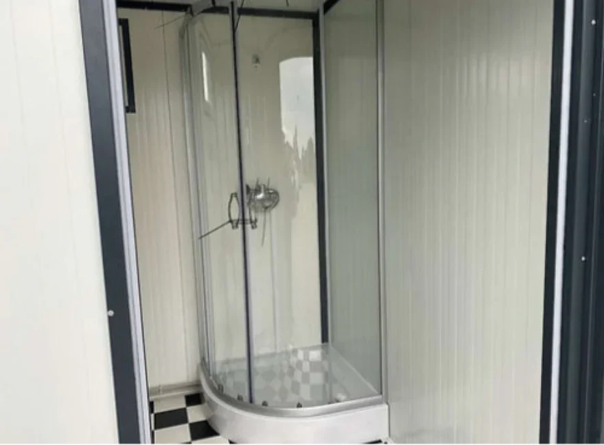 Sanitärcontainer 4 x 2 m mit Dusche und Doppel-WC – komplett ausgestatteter WC-Duschcontainer – Bild 5
