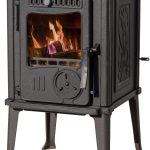 Guca Iskra Kaminofen – 6 kW – Massiver Guss-Ofen im Antik-Design – Energieeffizienzklasse A+ – 85,6 % Wirkungsgrad – Für Holz & Briketts