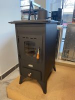 OtoSystem Mini SP Kaminofen – 5,2 kW – Kompakter, freistehender Holzofen – Mit Schamott-Auskleidung & Gussrost – Graphitschwarz – Bild 3