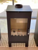 Verso Ina L Freistehender Kaminofen – 7,5 kW – Effizienter Holzofen in elegantem Schwarz – Ideal für Räume bis 120 m³ – Umweltfreundliche Verbrennung – Robustes Design – Bild 5