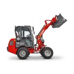 Radlader "810S Plus", Hoflader mit Vollkabine und 900 kg Hubkraft – Bild 12
