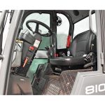 Radlader "810S Plus", Hoflader mit Vollkabine und 900 kg Hubkraft – Bild 3