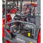 Radlader "810 Plus", Hoflader mit Regenschutzdach und 1000 kg Hubkraft – Bild 3