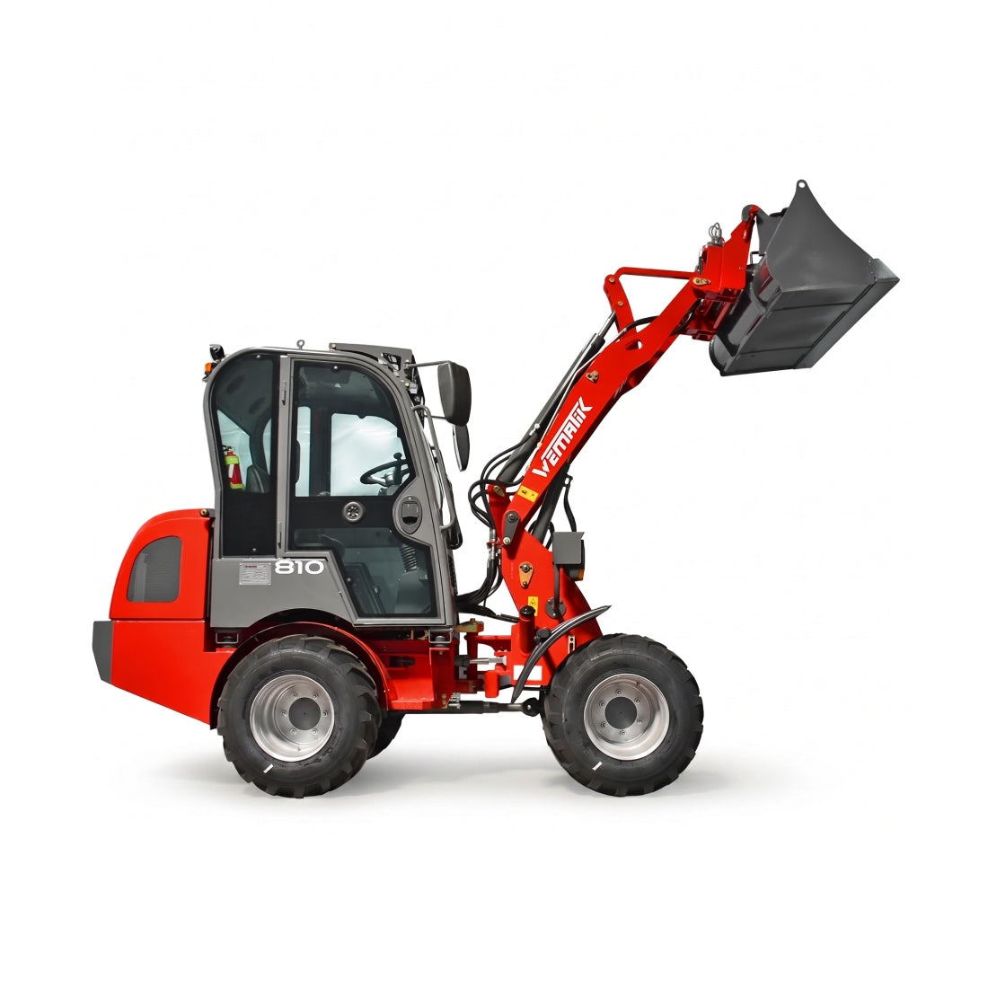 WBM32-C-norm_2083_20260616083619_1d907d.jpg Radlader "810 Classic", Hoflader mit Vollkabine und 900 kg Hubkraft – Bild 1